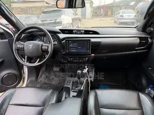Toyota Hilux Revo Double Cab Petrol 2.7 AWD 2021 White