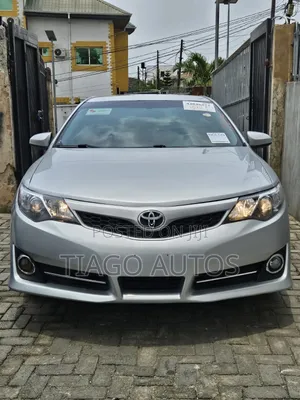 Toyota Camry SE 4dr Sedan (2.5L 4cyl 6A) 2013 Silver