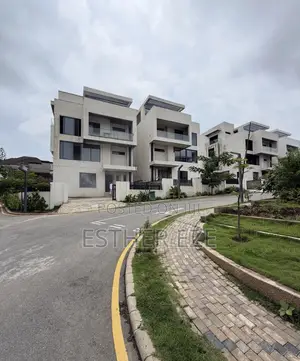 6bdrm Penthouse in Maitama for sale