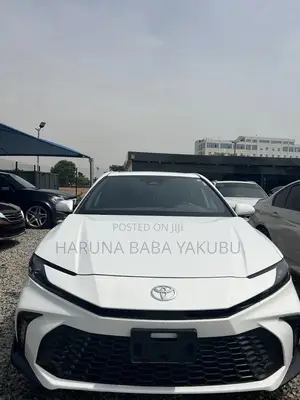 New Toyota Camry SE 2024 White