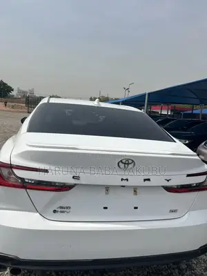 New Toyota Camry SE 2024 White