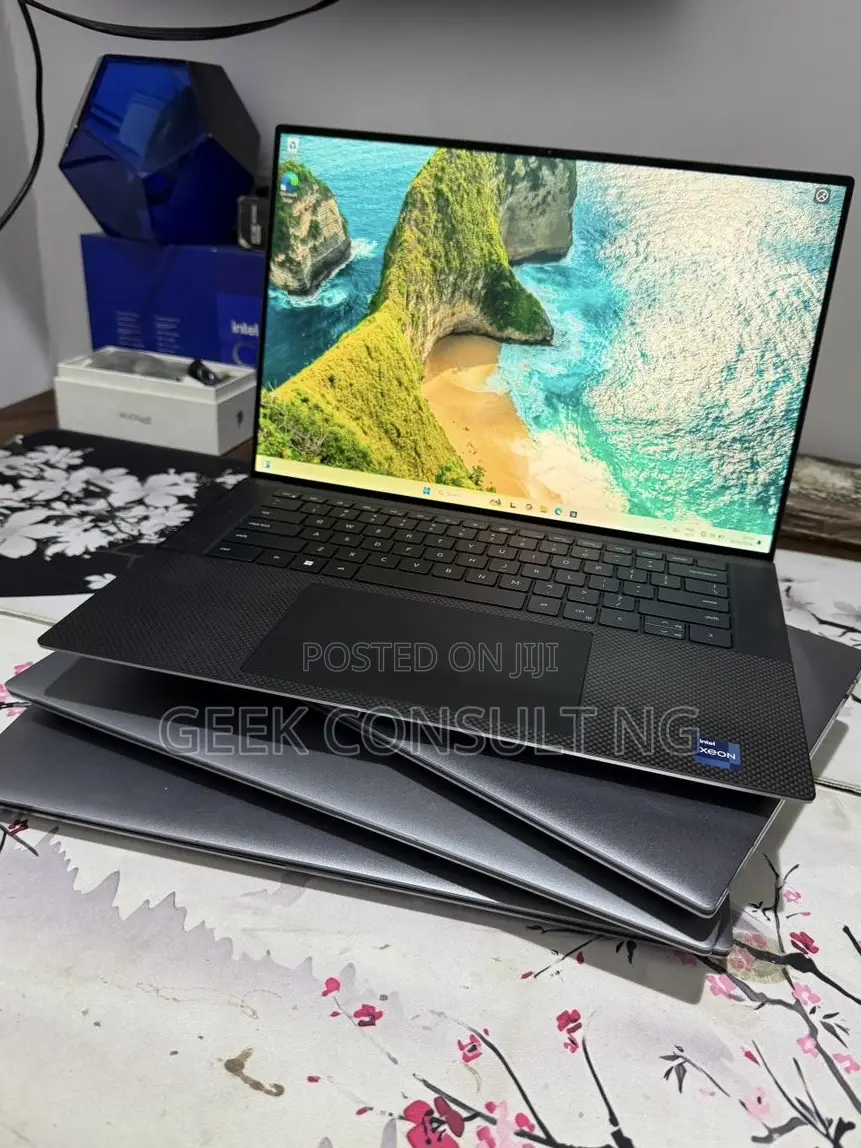 Laptop Dell Precision 5560 32GB Intel Core i9 SSD 512GB