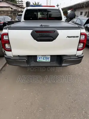 Toyota Hilux Revo Double Cab Petrol 2.7 AWD 2021 White