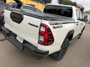 Toyota Hilux Revo Double Cab Petrol 2.7 AWD 2021 White