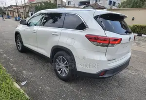 Toyota Highlander XLE 2019 White