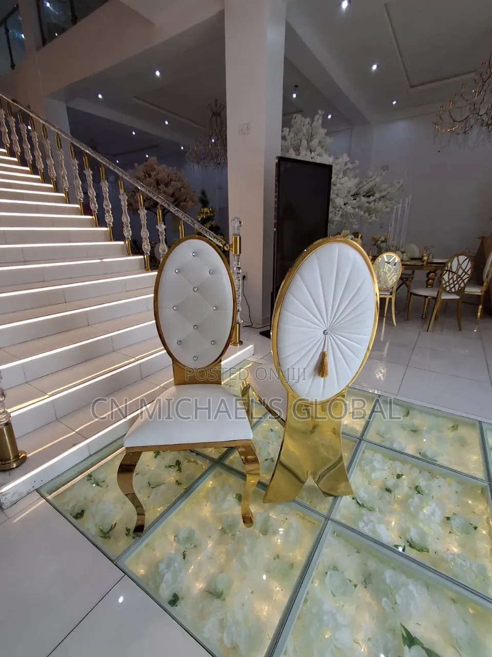 Fish Tail Leg Luxury Chair