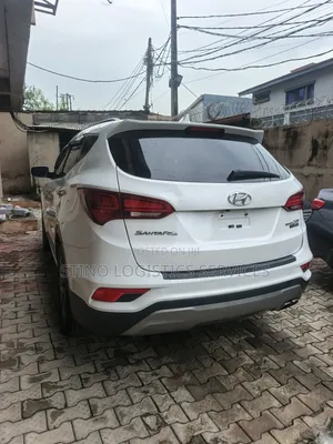 Hyundai Santa Fe 2017 White