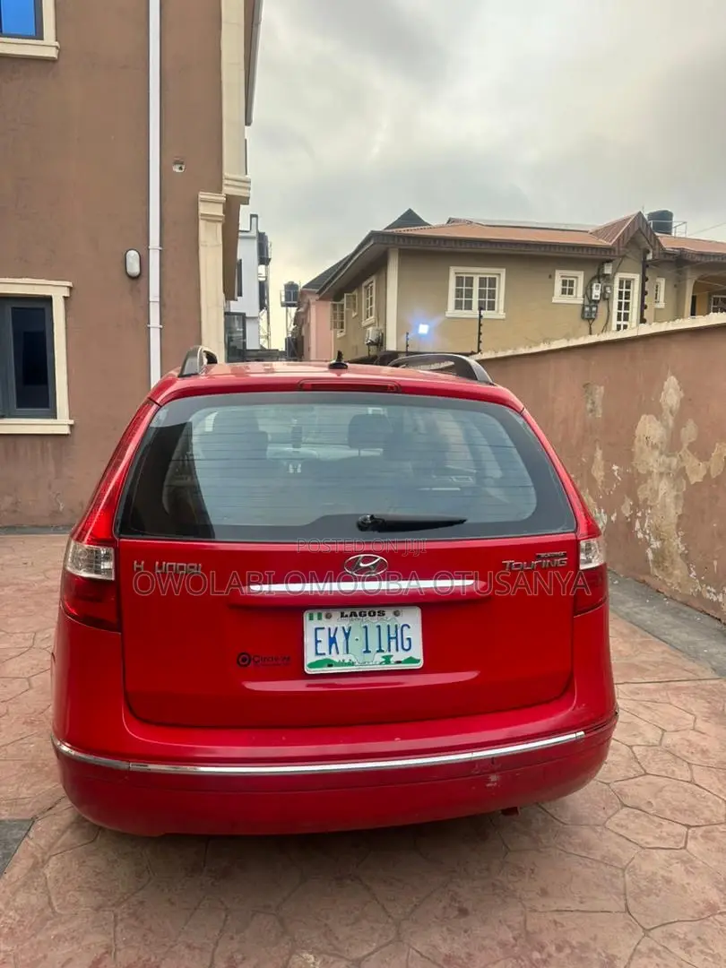 Hyundai Elantra Touring GLS Automatic 2011 Red