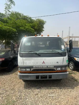 Mitsubishi Fuso 2005 White