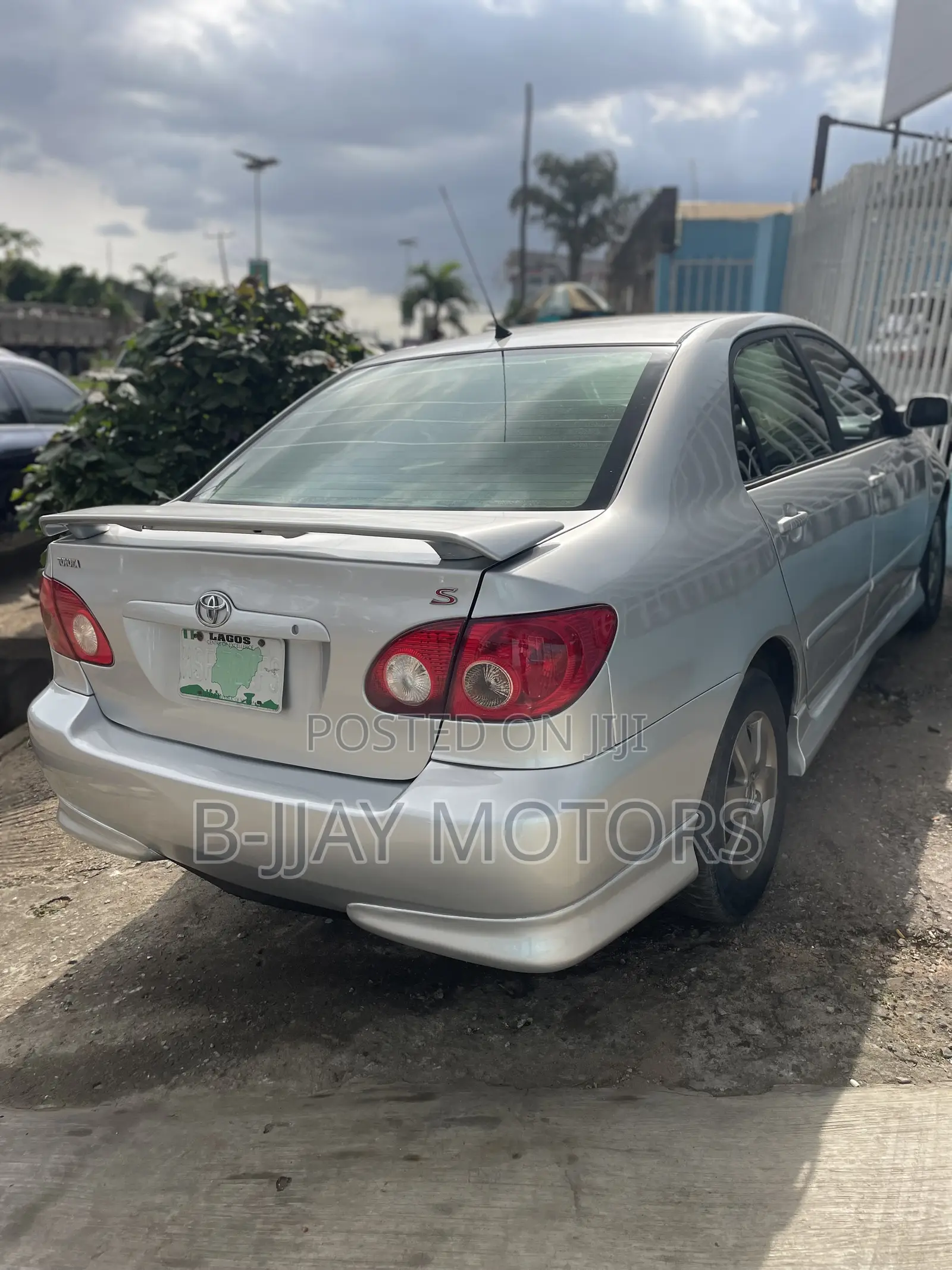 Toyota Corolla LE 2005 Silver