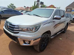 Toyota Hilux 2019 White