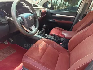 Toyota Hilux 2019 White