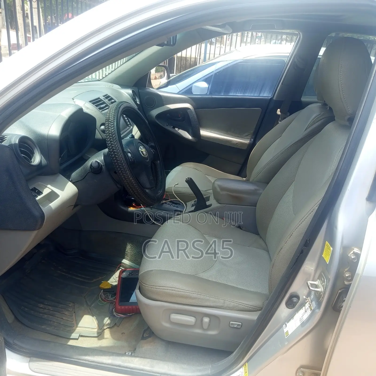 Toyota RAV4 2011 Silver