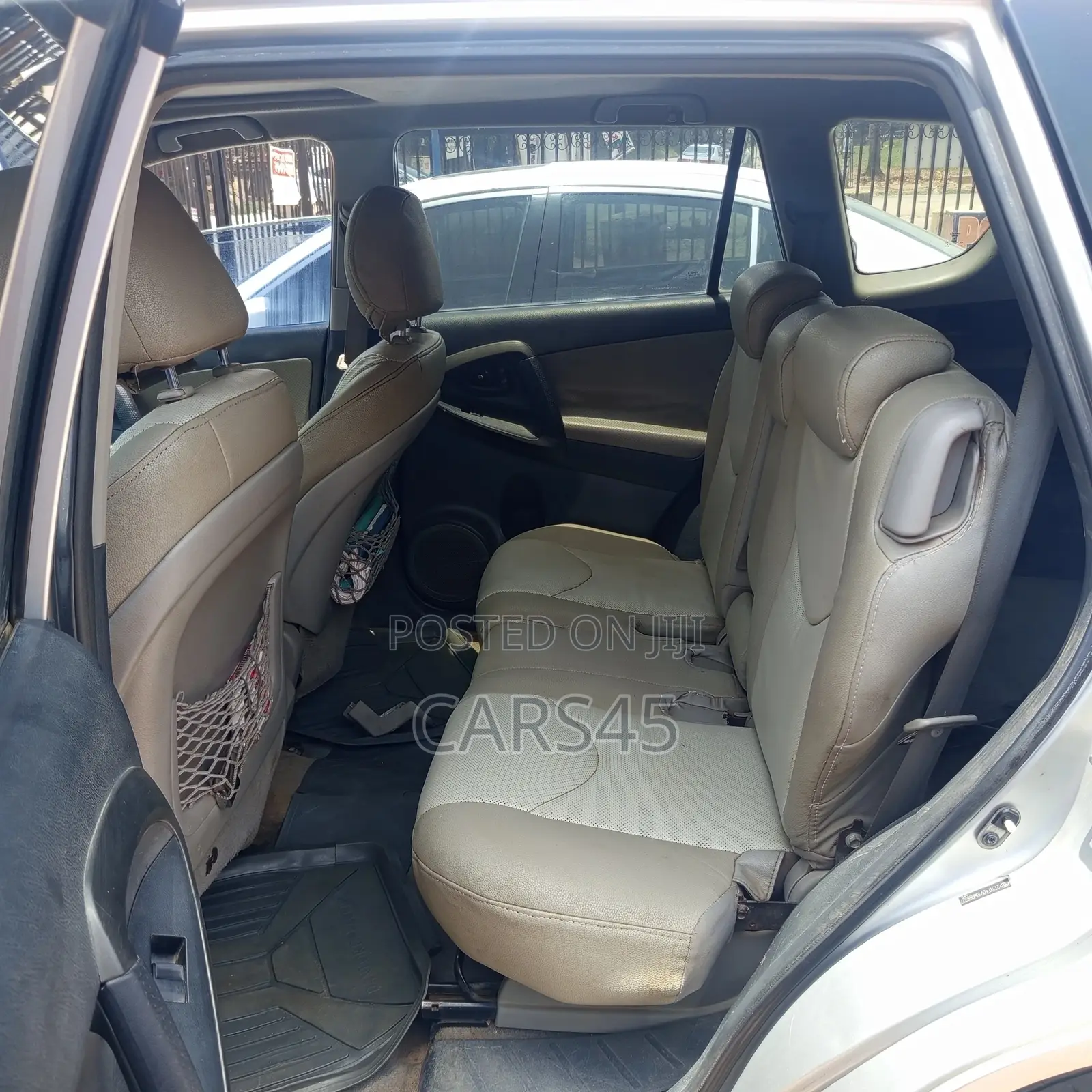 Toyota RAV4 2011 Silver