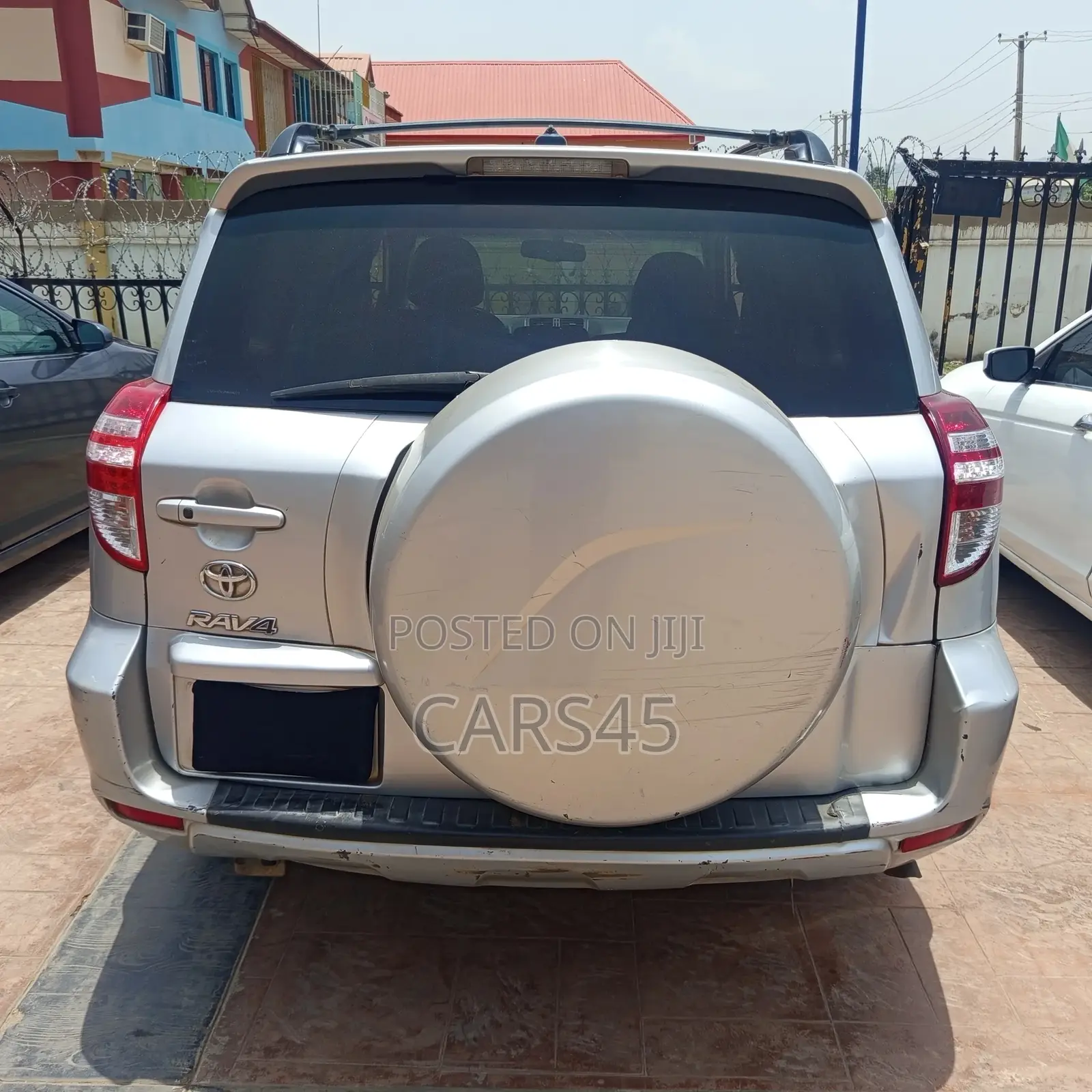 Toyota RAV4 2011 Silver