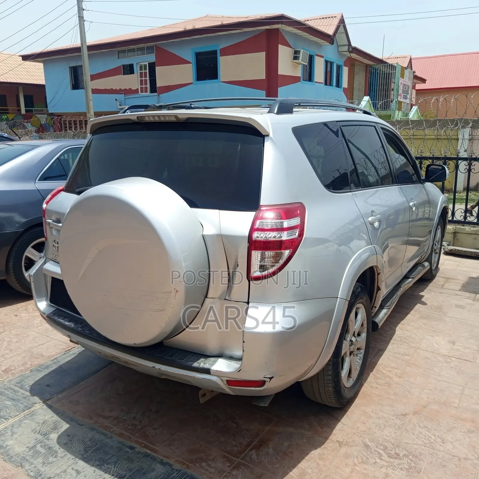 Toyota RAV4 2011 Silver