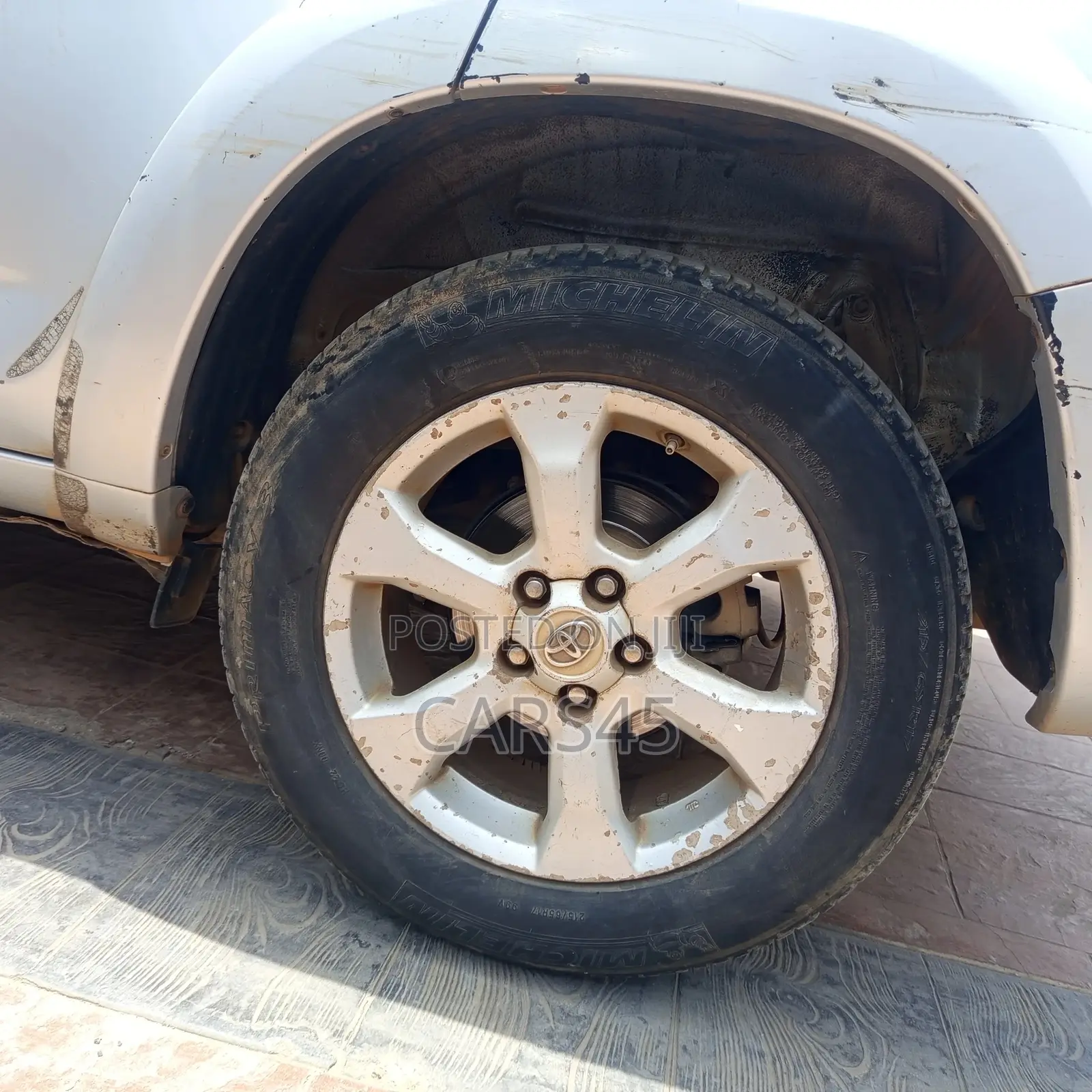 Toyota RAV4 2011 Silver