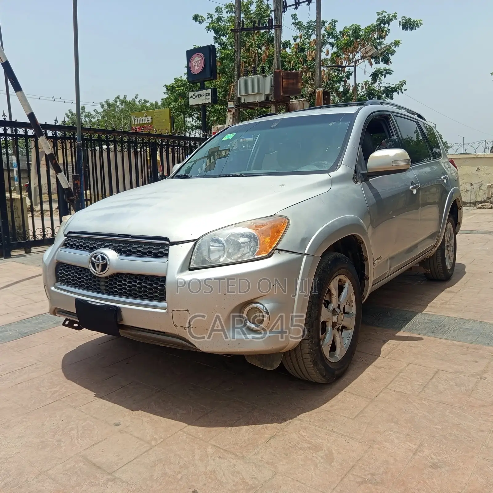 Toyota RAV4 2011 Silver