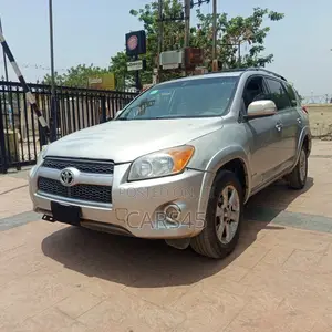 Toyota RAV4 2011 Silver