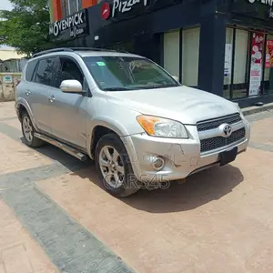 Toyota RAV4 2011 Silver