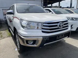 Toyota Hilux SR5+ 4x4 2019 White