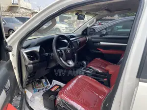 Toyota Hilux SR5+ 4x4 2019 White