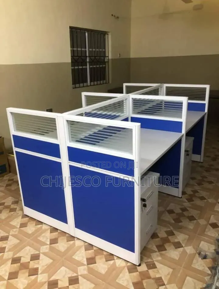 High Quality 4 Seater Work Station