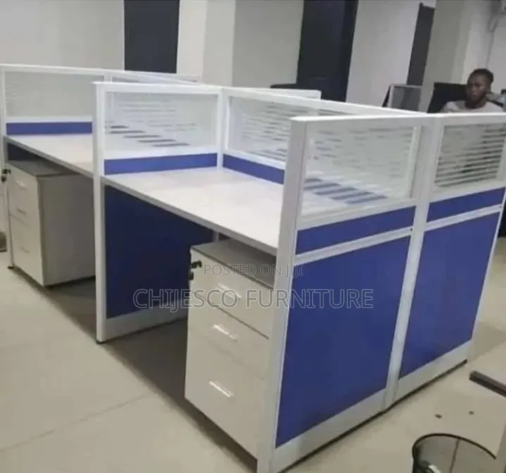 High Quality 4 Seater Work Station