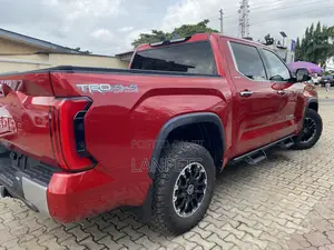 Toyota Tundra 2023 Red