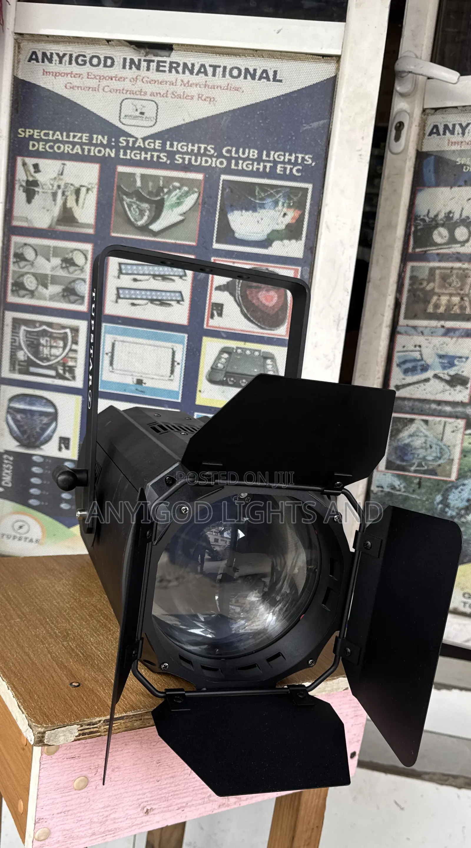 200w Zoom Fresnel Light Projector Studio Strobe Led Stage Video Light