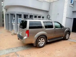 Nissan Pathfinder 4.0 V6 Automatic 2007 Brown