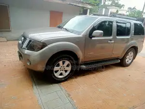 Nissan Pathfinder 4.0 V6 Automatic 2007 Brown
