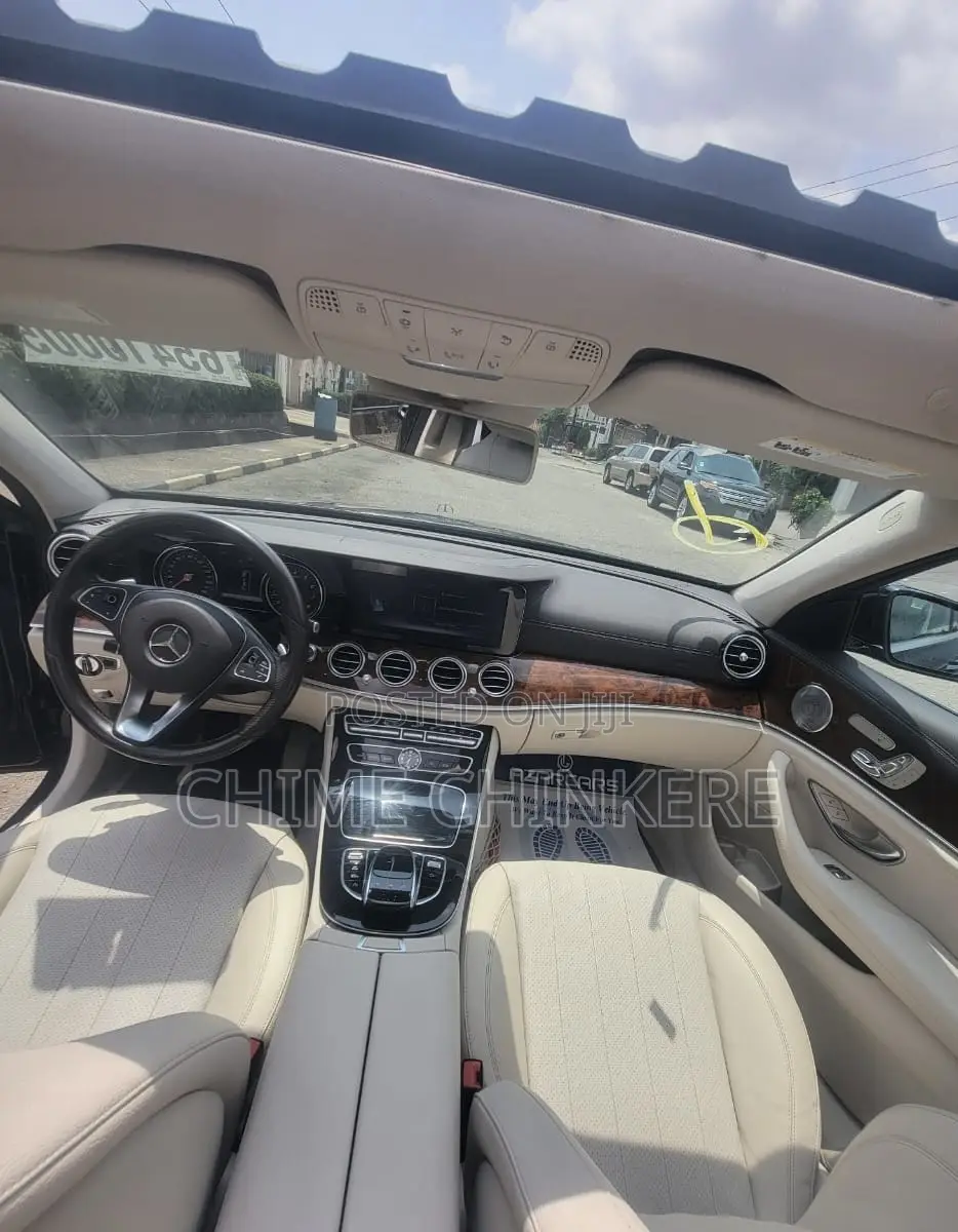 Mercedes-Benz E300 2018 Blue