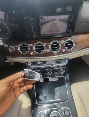 Mercedes-Benz E300 2018 Blue