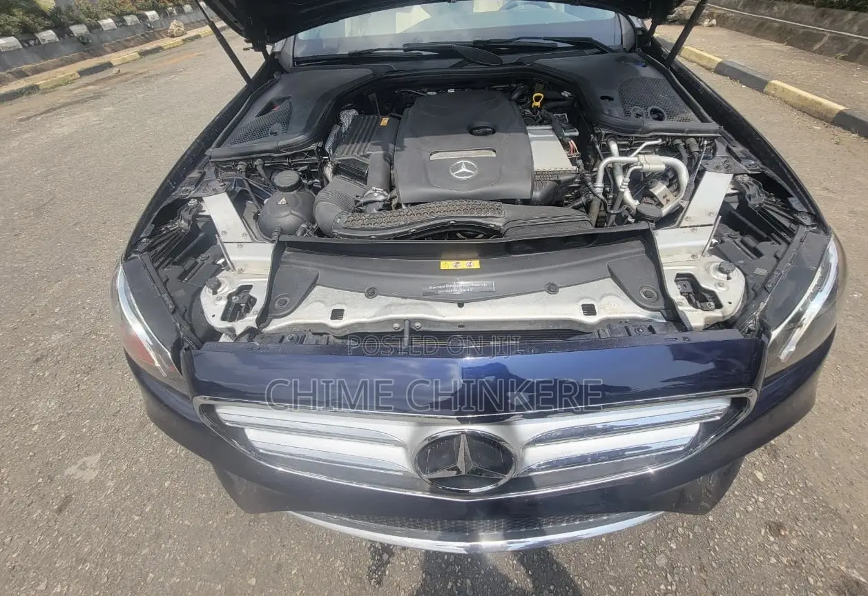Mercedes-Benz E300 2018 Blue