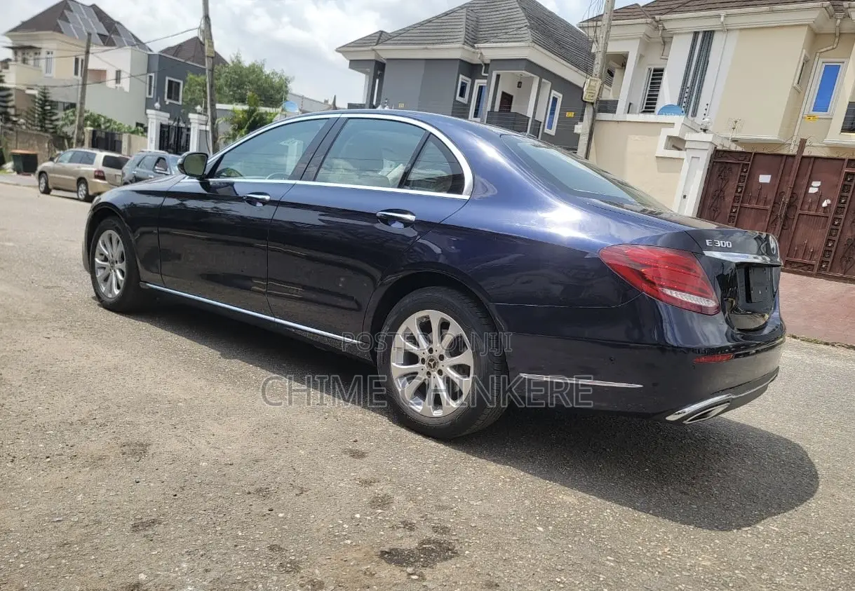 Mercedes-Benz E300 2018 Blue