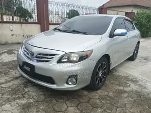 Toyota Corolla XLE 4dr Sedan (1.8L 4cyl 4A) 2010 Silver