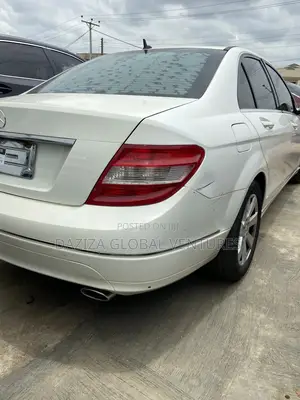 Mercedes-Benz C300 Luxury Sedan AWD (3.0L 6cyl 7A) 2008 White