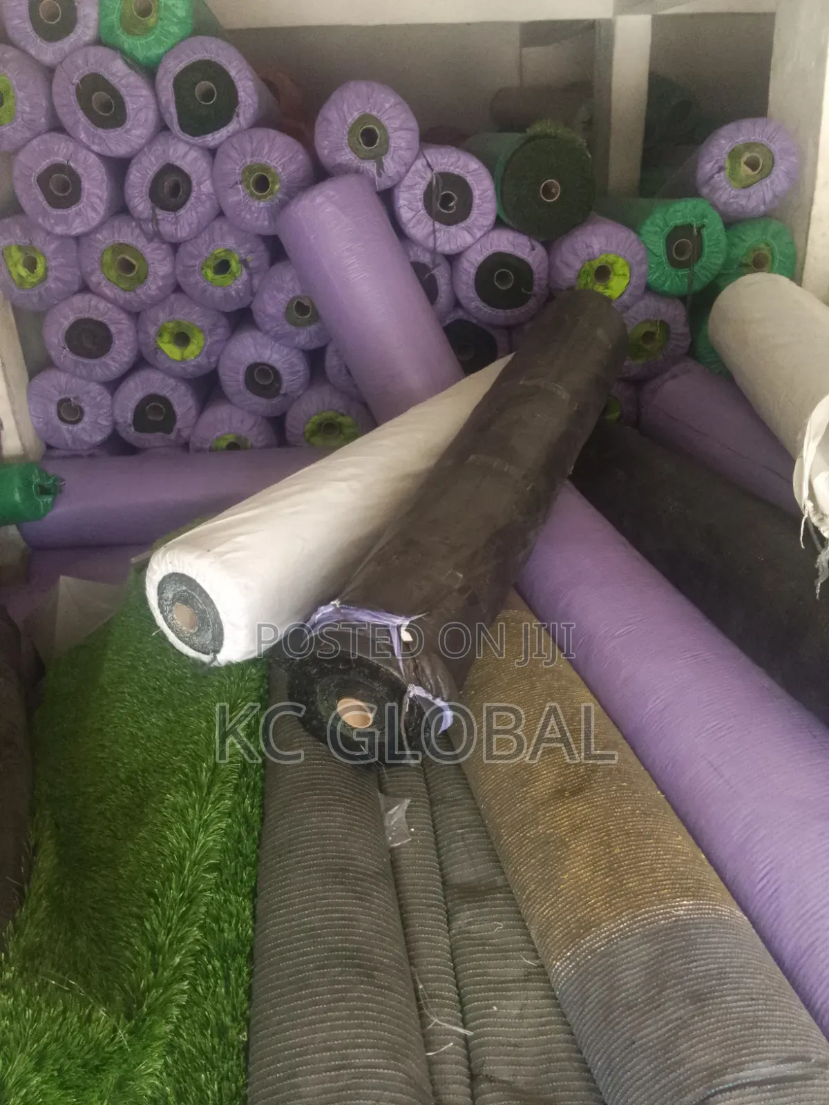Artificial Grass. Available in Different Sizes and Colors.High Quality