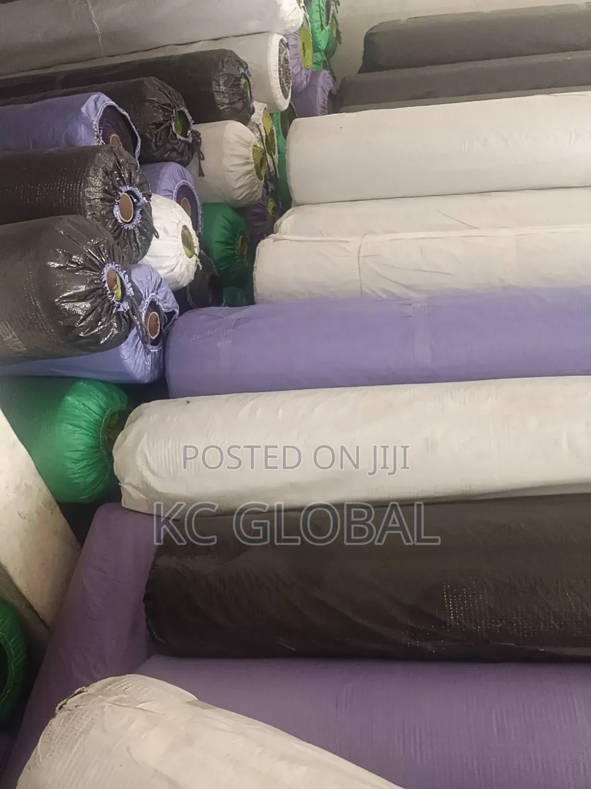 Artificial Grass. Available in Different Sizes and Colors.High Quality