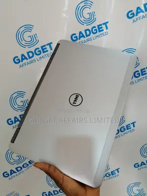 Laptop Dell Latitude E7240 8GB Intel Core i7 SSD 256GB