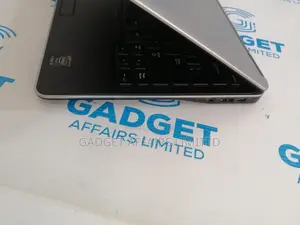 Laptop Dell Latitude E7240 8GB Intel Core i7 SSD 256GB