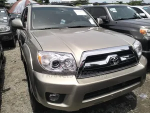 Toyota 4-Runner 2008 Gold