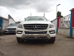 Mercedes-Benz M Class ML350 4MATIC 4dr SUV AWD (3.5L 6cyl 7A) 2015