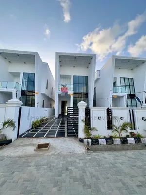 5bdrm Duplex in Ado / Ajah for sale
