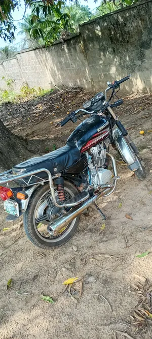 Kymstone Husky 2018 Black