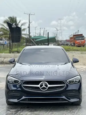 Mercedes-Benz C300 2023 Blue