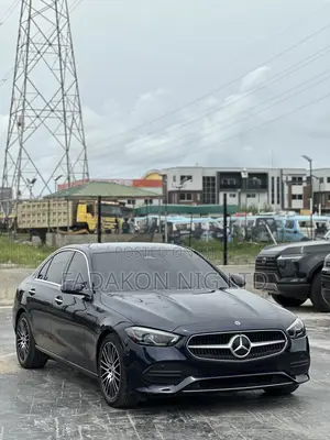 Mercedes-Benz C300 2023 Blue