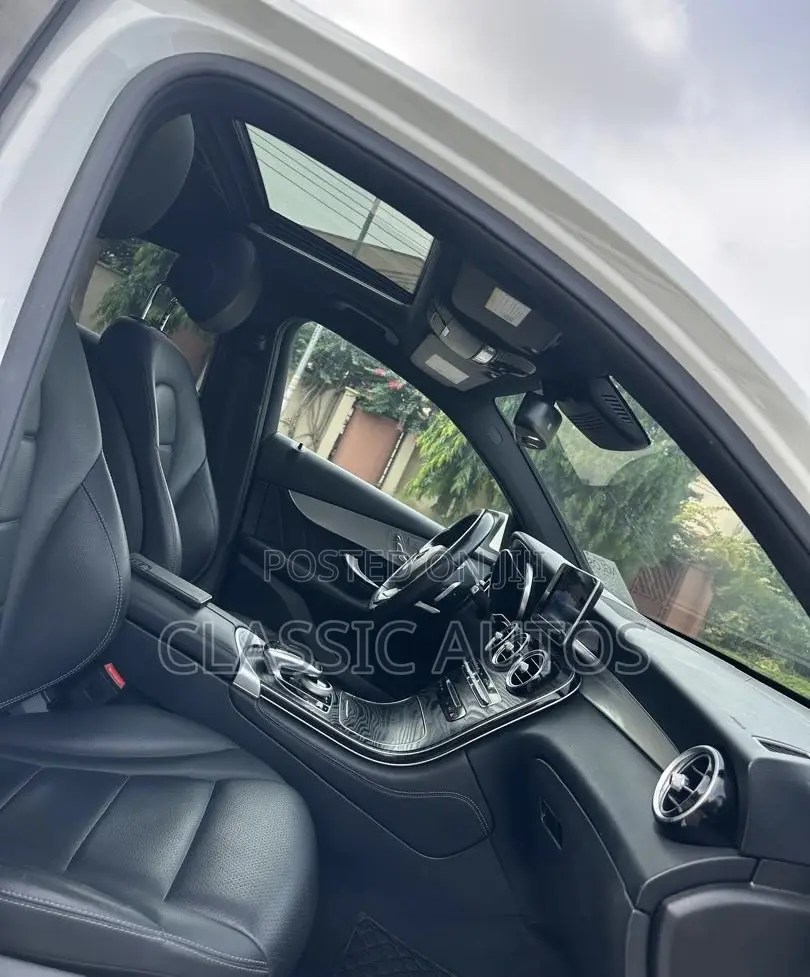 Mercedes-Benz GLC-Class 2019 White