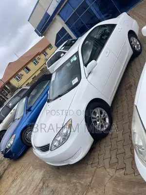 Toyota Camry LE V6 4dr Sedan (3.0L 6cyl 5A) 2005 White
